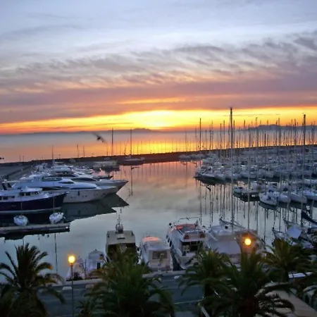Studio Hyères, 1 Pièce, 4 Personnes - Fr-1-335-57 * Hyères